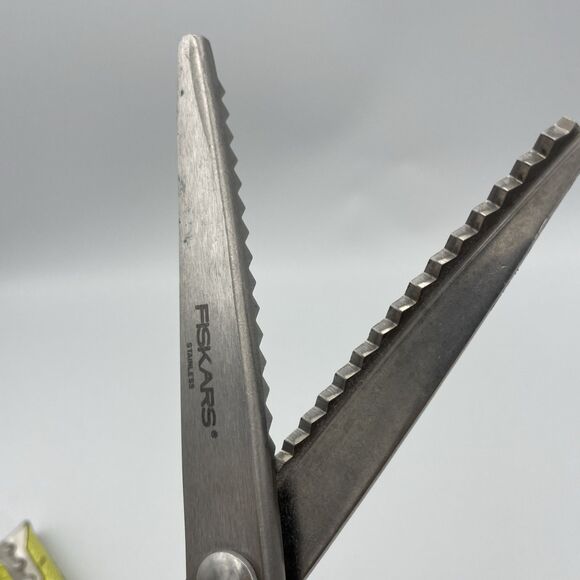 Fiskars Pinking Shears Scissors Orange Handle Zig Zag Cut Crafts Fabrics USA - Picture 6 of 6